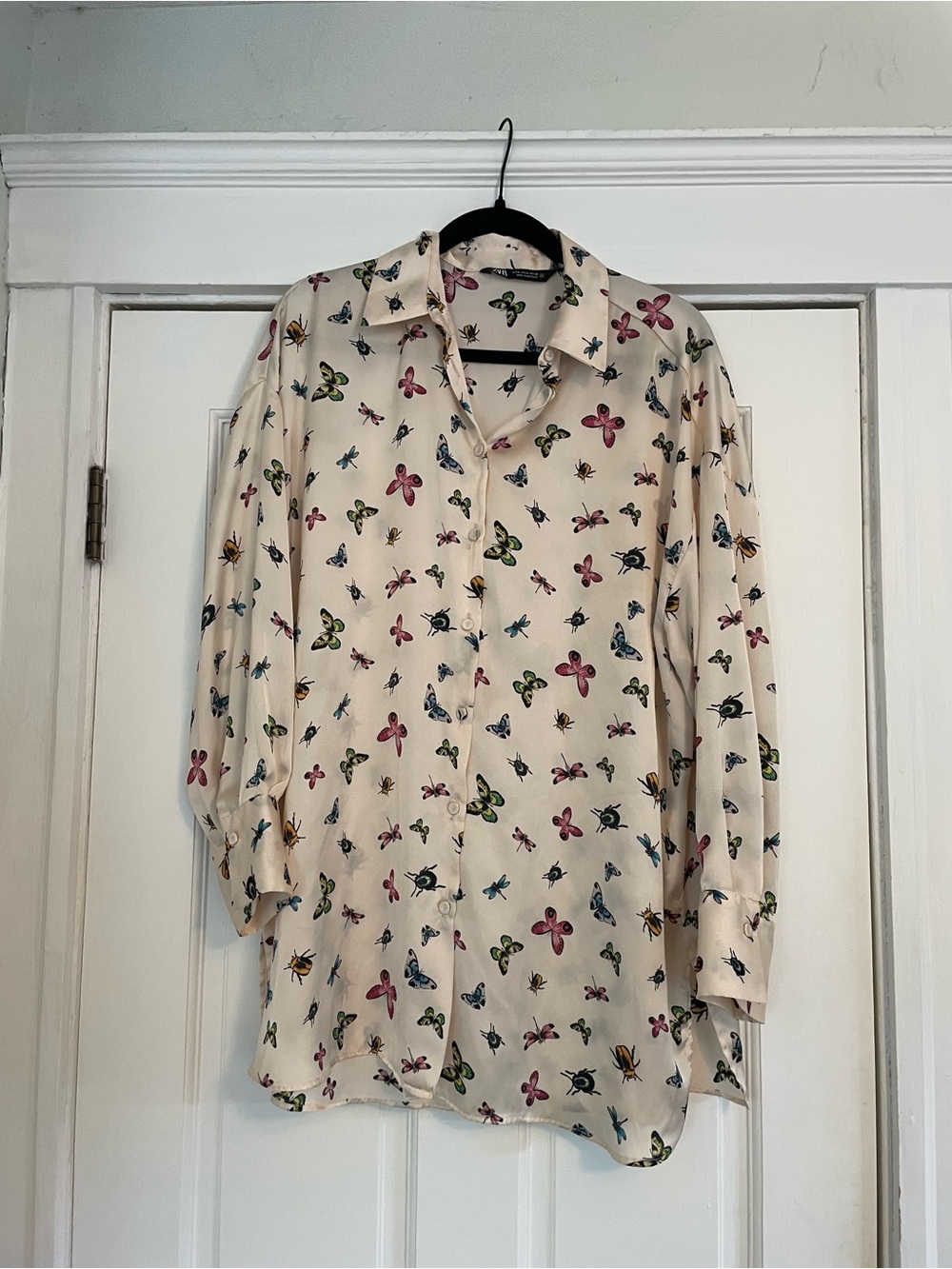 Zara Cream Butterfly-Insect print Button-Up Blouse-Size M
